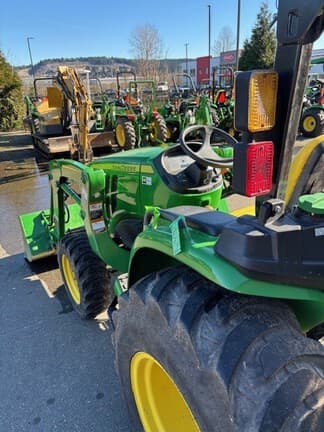 Image of John Deere 3025E equipment image 2