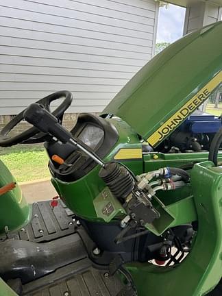 Image of John Deere 3025E equipment image 4
