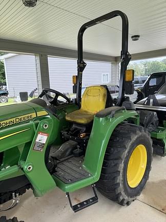 Image of John Deere 3025E equipment image 3