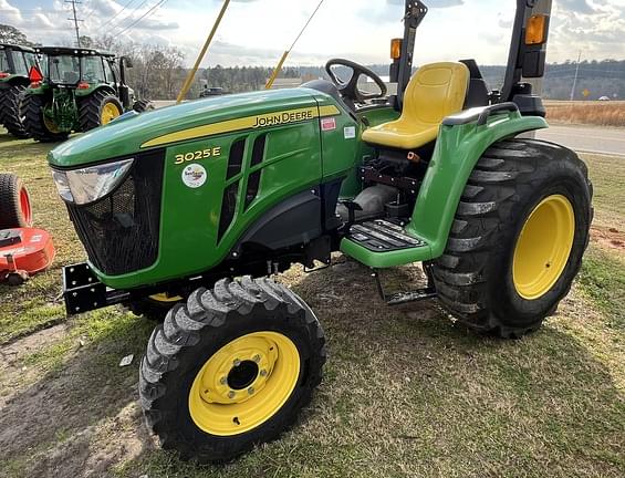 Image of John Deere 3025E Primary image