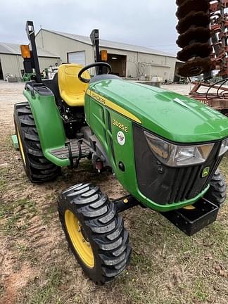 Image of John Deere 3025E equipment image 4