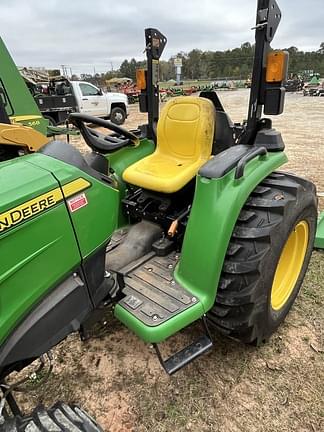 Image of John Deere 3025E equipment image 2