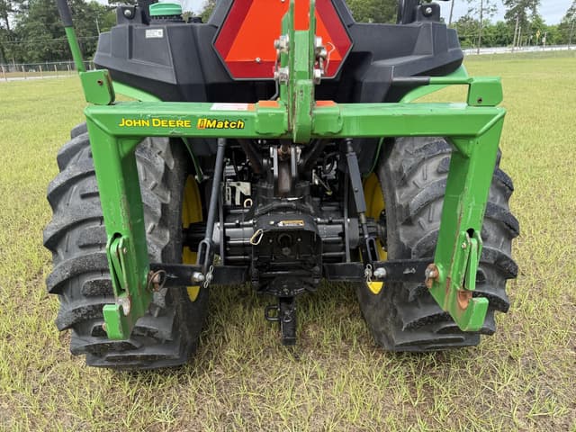 Image of John Deere 3025E equipment image 4