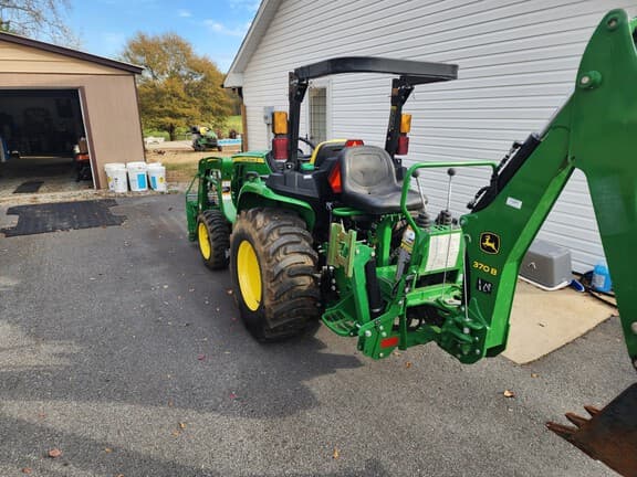 Image of John Deere 3025E equipment image 1