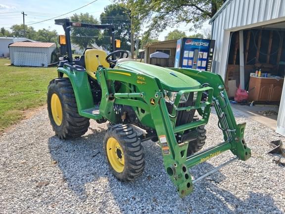 Image of John Deere 3025E Image 0