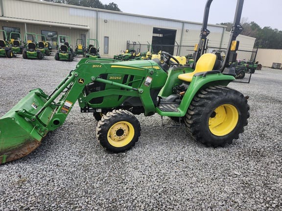 2022 John Deere 3025E Equipment Image0