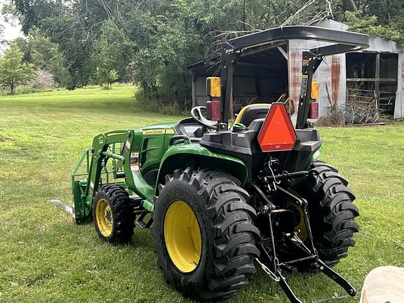 Image of John Deere 3025E equipment image 3