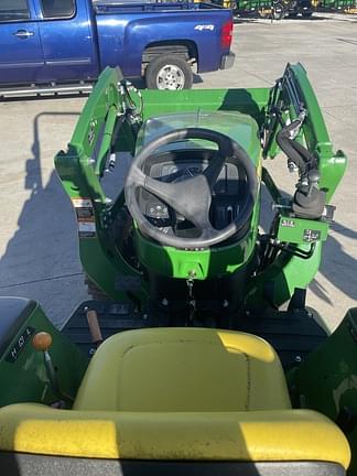 Image of John Deere 3025E equipment image 4