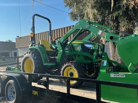 Image of John Deere 3025E equipment image 2