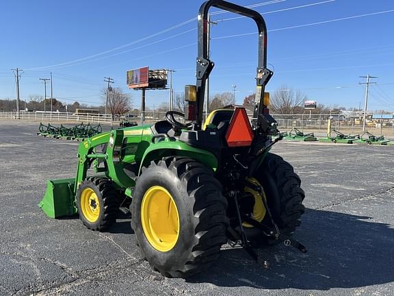 Image of John Deere 3025E equipment image 2