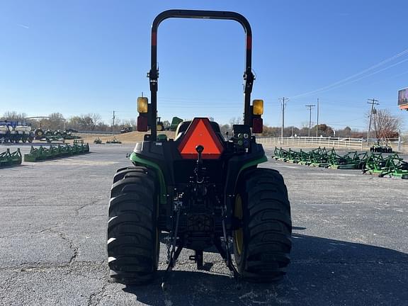 Image of John Deere 3025E equipment image 3