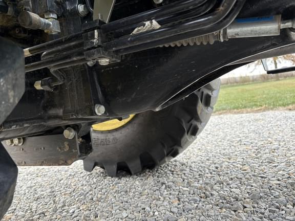 Image of John Deere 3025E equipment image 2