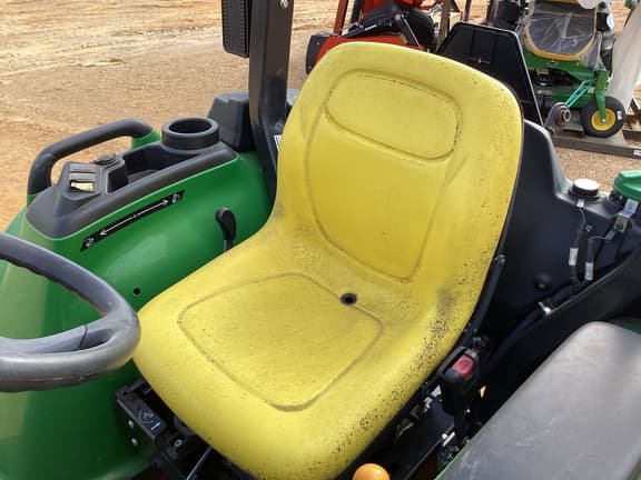 Image of John Deere 3025E equipment image 4