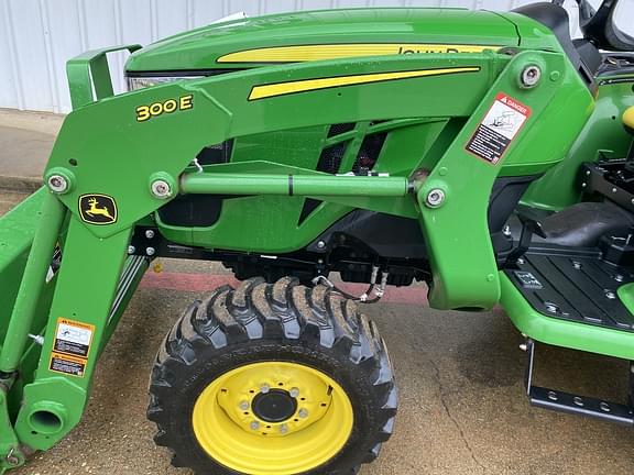 Image of John Deere 3025E equipment image 3