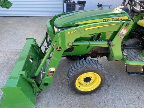 Image of John Deere 3025E equipment image 2