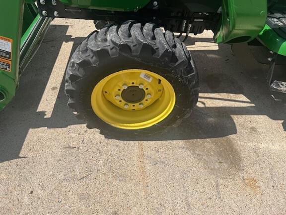 Image of John Deere 3025E equipment image 4