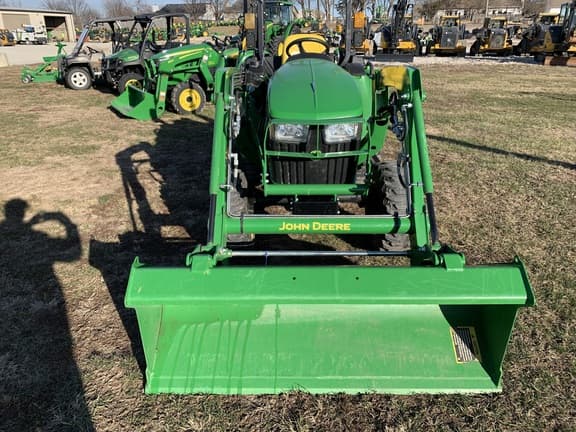 Image of John Deere 3025E equipment image 2
