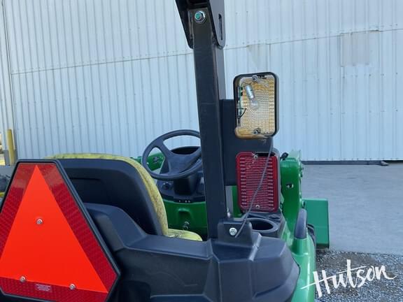 Image of John Deere 3025E equipment image 4