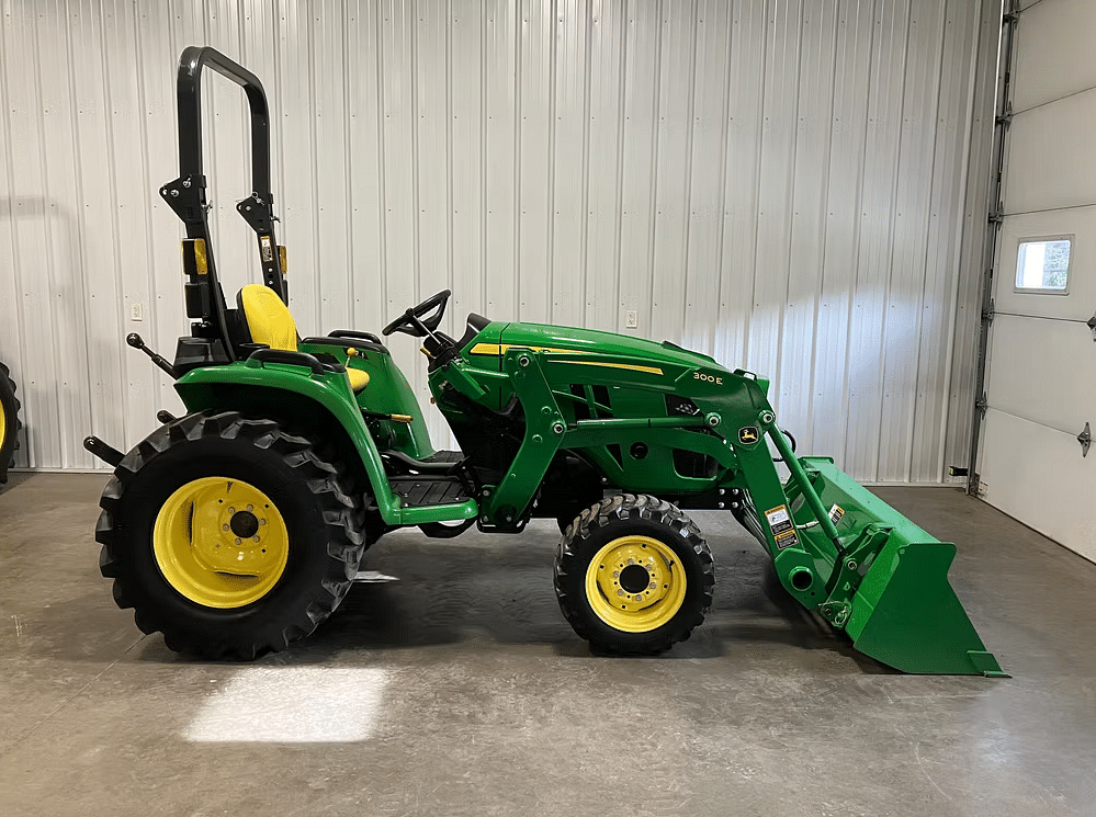 Image of John Deere 3025E Primary Image