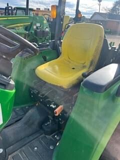 Image of John Deere 3025E equipment image 4