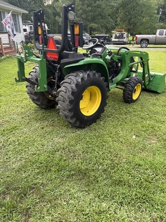 Image of John Deere 3025E equipment image 2