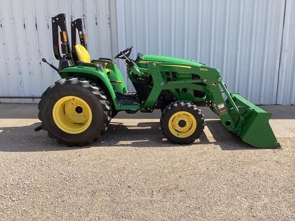 Image of John Deere 3025E equipment image 3