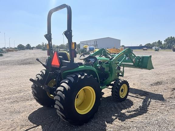 Image of John Deere 3025E equipment image 4