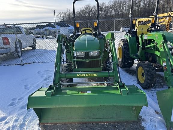 Image of John Deere 3032E equipment image 2