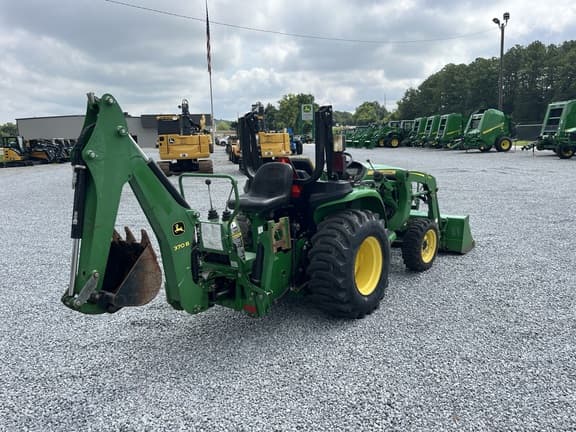 Image of John Deere 3032E equipment image 4