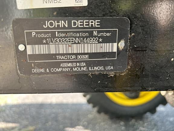 Image of John Deere 3032E equipment image 3