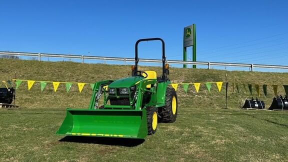 Main image John Deere 3032E