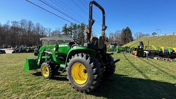 Image of John Deere 3032E equipment image 3