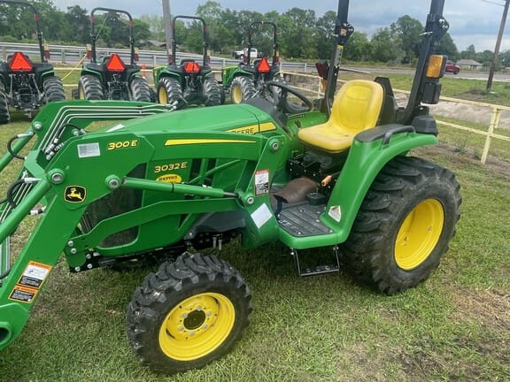 2022 John Deere 3032E Equipment Image0