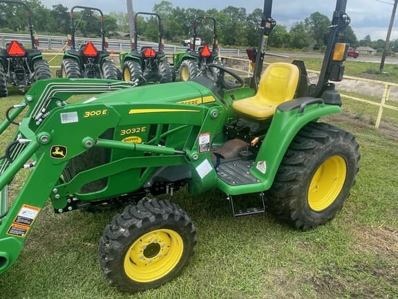 Image of John Deere 3032E Primary image