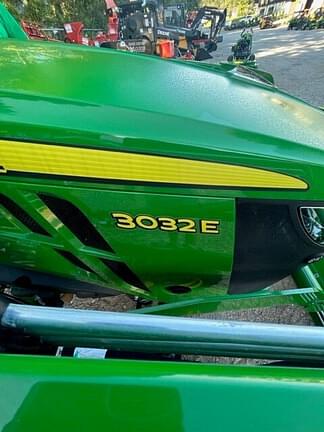 Image of John Deere 3032E equipment image 4