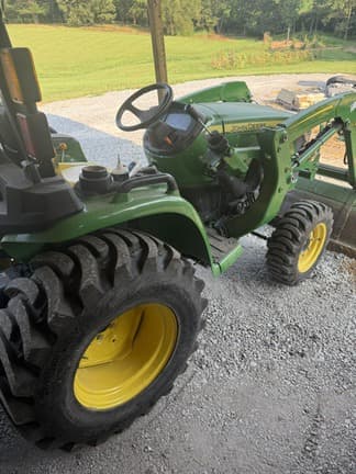 Image of John Deere 3032E equipment image 2