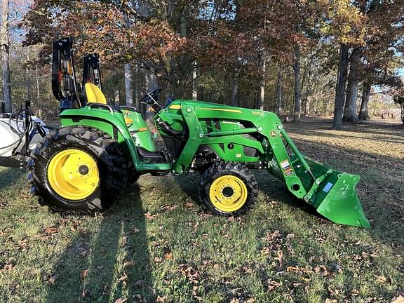 Image of John Deere 3032E equipment image 4