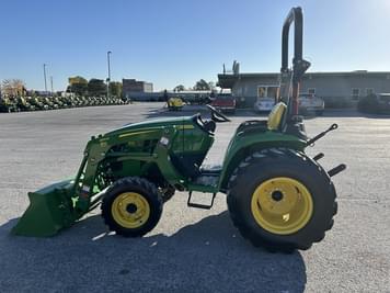 Main image John Deere 3032E