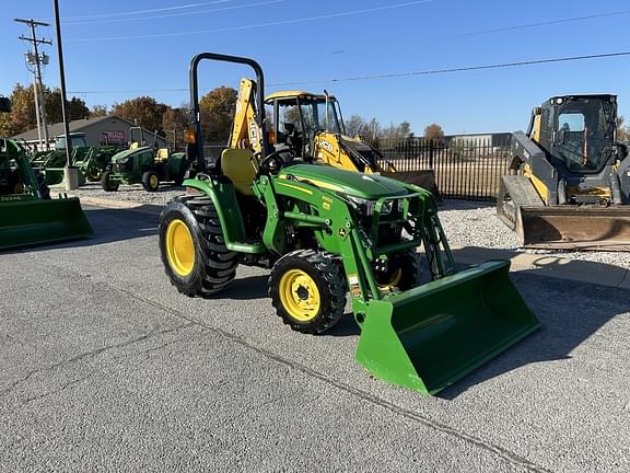 Image of John Deere 3032E equipment image 3