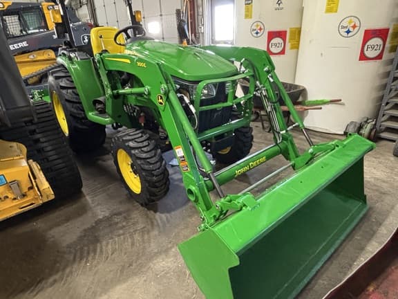 Image of John Deere 3032E equipment image 1