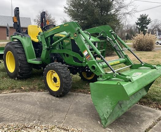 Image of John Deere 3032E equipment image 2