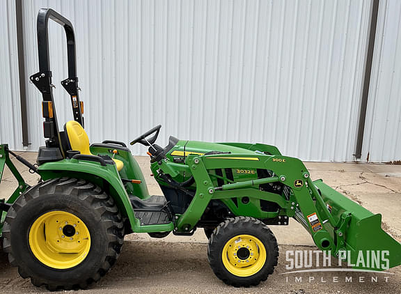 Image of John Deere 3032E Image 1