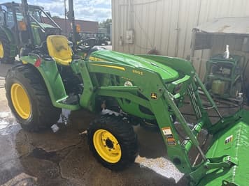 Main image John Deere 3032E