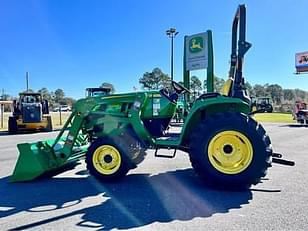 Main image John Deere 3032E 1