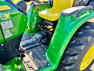 Main image John Deere 3032E 7