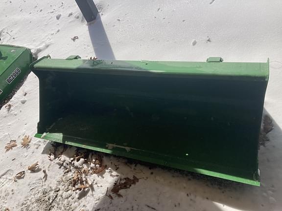 Image of John Deere 3032E equipment image 2