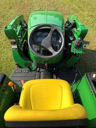 Image of John Deere 3032E equipment image 3