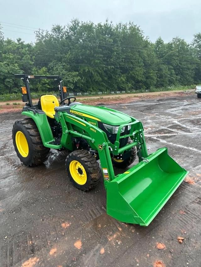 Image of John Deere 3032E equipment image 1