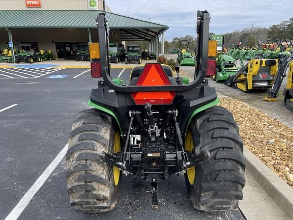 Image of John Deere 3032E equipment image 4