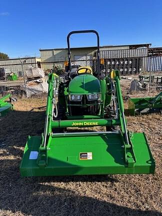 Image of John Deere 3032E equipment image 1